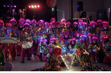 An Karneval reist der Spielmannszug bis nach Birkenfeld zum großen Faschings-Nachtumzug.