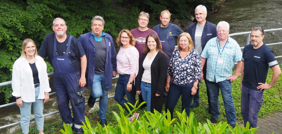 Gruppenfoto der Mitglieder des Betriebsrates beim Kurvenkreis-Partner Huhtamaki in Alf.