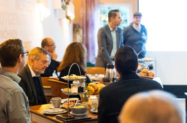 Bild der Teilnehmer beim Unternehmerfrühstück der Wirtschaftsförderung Cochem-Zell in Ulmen.