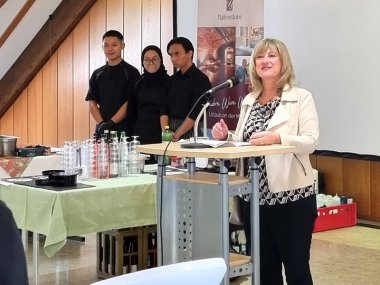 Anke Beilstein, Landrätin in CochemZell, bei der Eröffnung der Ausbildungsmesse 2024