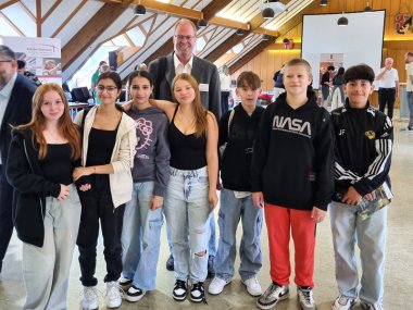 Schülerinnen und Schüler der IGS Zell besuchten die Ausbildungsmesse in Cochem.