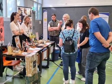 An den Ständen der Ausbildungsbetriebe erhielten die Schülerinnen und Schüler Infos zu den Berufsfeldern.