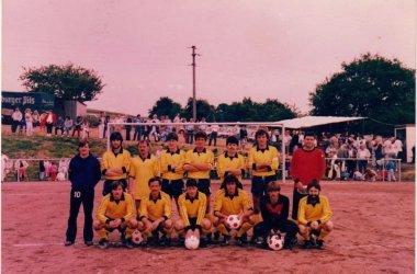 Foto von der Sportplatzeinweihung in Müden an der Mosel.