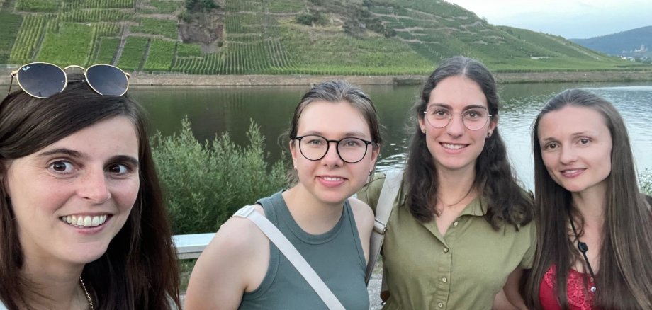 Julia Müller und die drei Studentinnen, die ihre Gruppenfamulaturen im Kreis CochemZell durchführen.