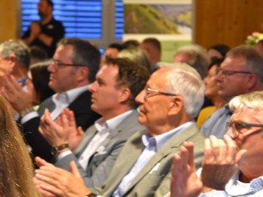 Das Publikum applaudiert bei der ZaC-Konferenz am 10. September 2024 in Bremm.