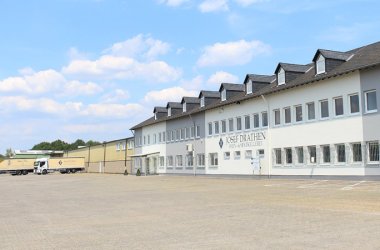 Das Firmengebäude der Wein- und Sektkellerei Josef Drathen in Zell Mosel.